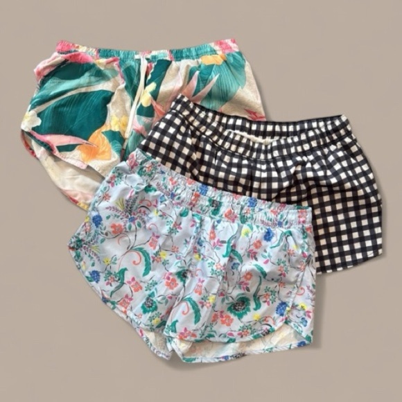 Old Navy Active Floral Shorts Set - check lot of 3 pairs women medium workout - Picture 1 of 6
